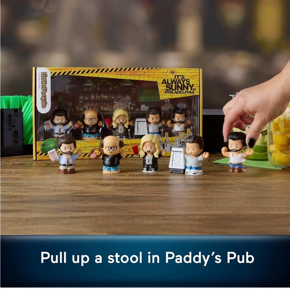 💛🖤 It’s Always Sunny in Philadelphia Little People Collector Set - New 🖤💛 - Picture 5 of 12